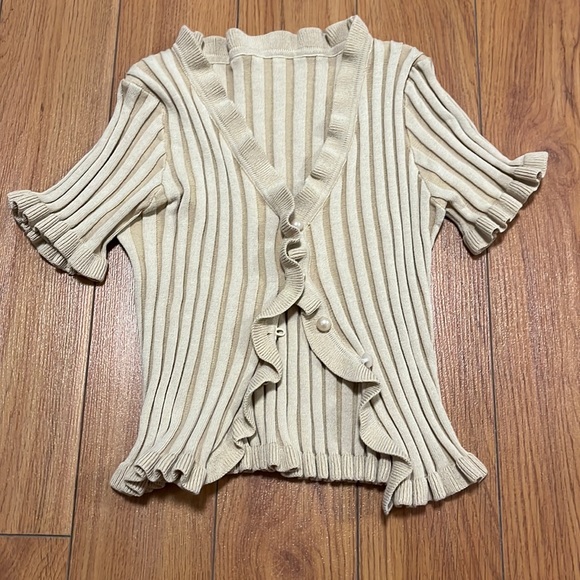 YesSyle almond top - Picture 1 of 2